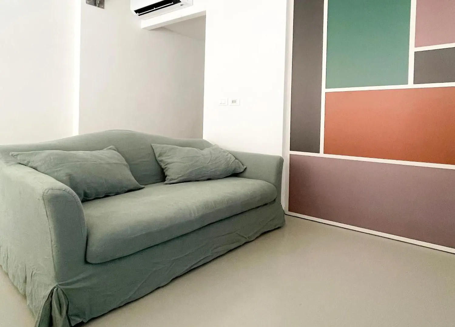 Apartament Casa Mondrian - Ambrogio Host Bolonia Włochy