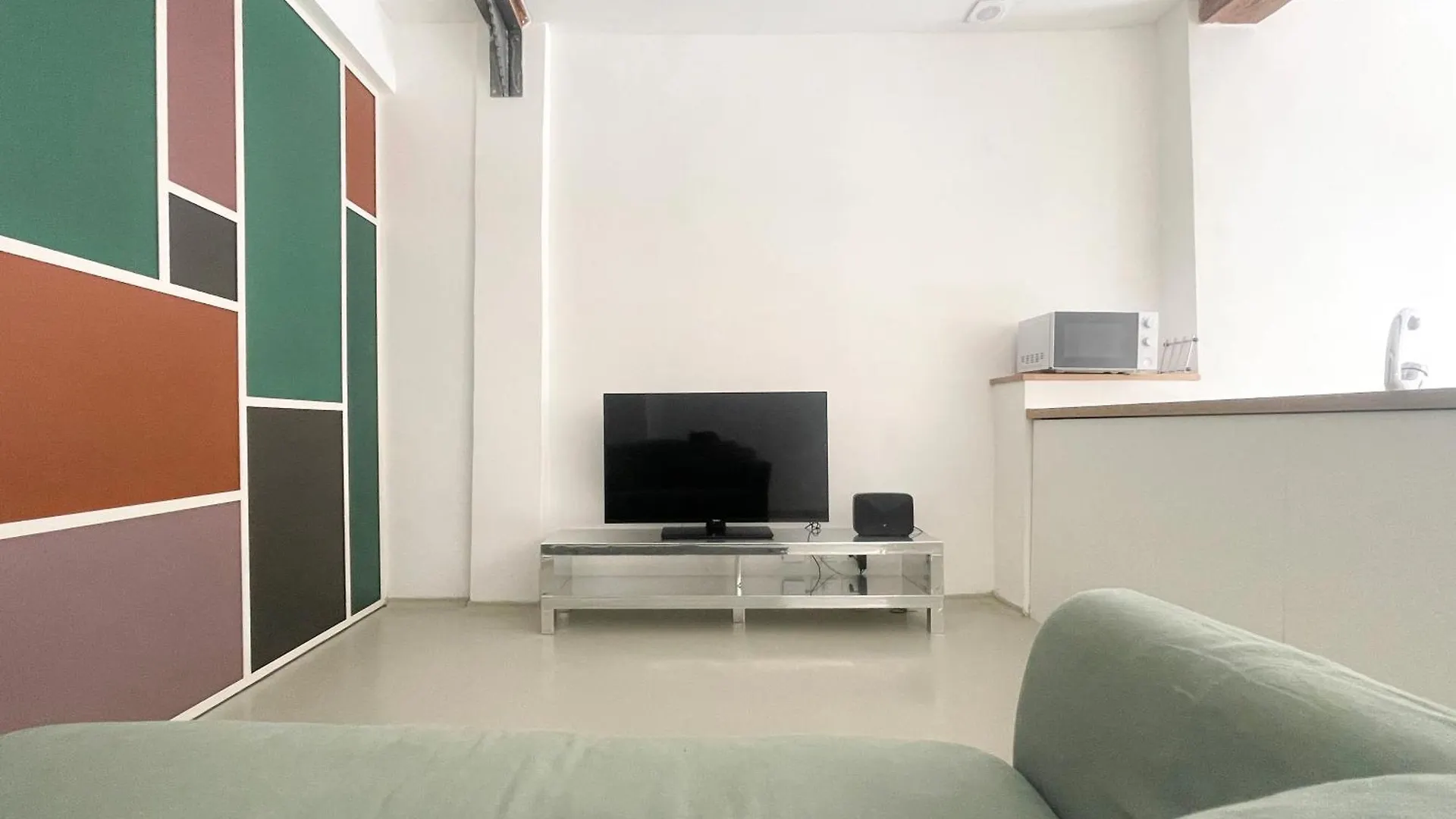 Casa Mondrian - Ambrogio Host Apartment Bologna 0*,  Italy